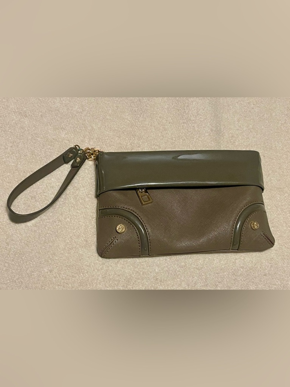 Simply Vera Olive Green Women’s Wristlet Clutch